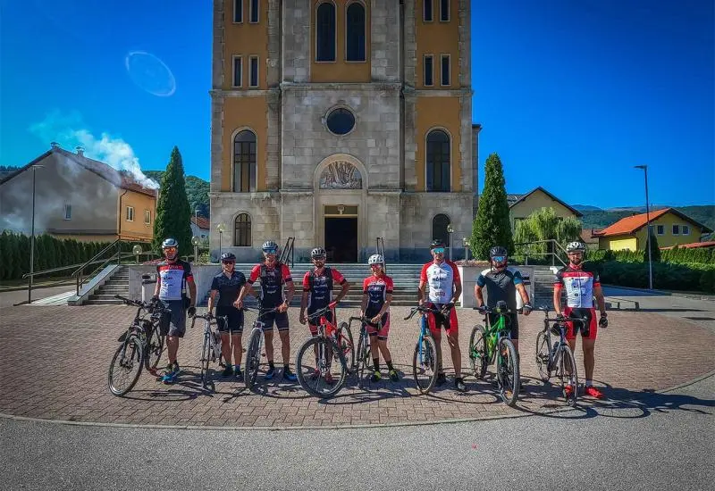 Povezujući Franjevačke samostane i muzeje, proći ćete kroz mnoga uzbudljiva mjesta, - Guča gora, Fojnica i Kreševo uvezani u novu cikloturističku rutu